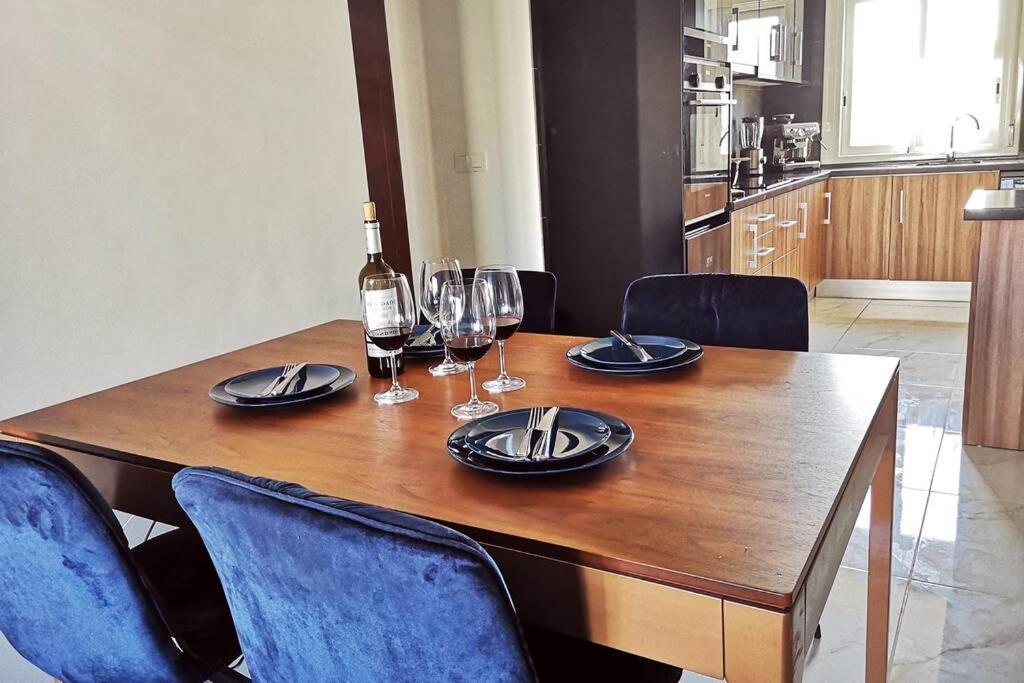 Black Sun. Modern Penthouse In Торевиеха Екстериор снимка